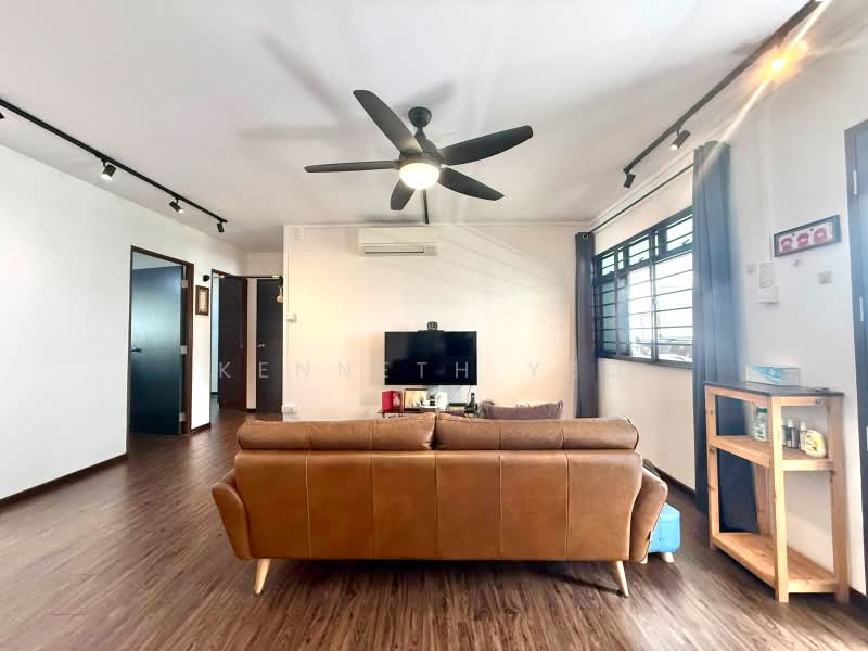667 Choa Chu Kang Crescent, 667 Choa Chu Kang Crescent, 3 Bedrooms, 1,098 sqft, HDB Flat For Sale, by Kenneth Yeo, 500203142 - Living Room - PropertyGuru.com.sg