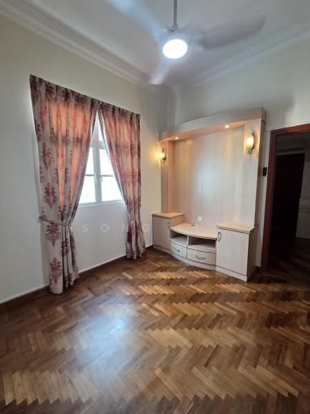 Lorong Lew Lian, Lorong Lew Lian, Lorong Ong Lye, Serangoon Central, Pillia Rd, Serangoon Ave 1, 6 Bedrooms, 3,200 sqft, Semi-Detached House For Rent, by Song Lim, 500203144 - Living Room - PropertyGuru.com.sg