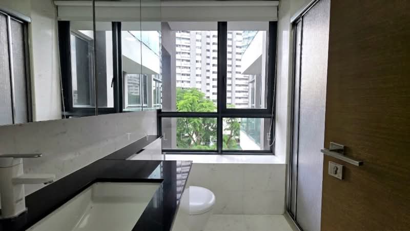 The Trizon, 8 Ridgewood Close, 2 Bedrooms, 1,012 sqft, Condominium For Sale, by Tyler Lee, 500203146 - Bathroom - PropertyGuru.com.sg