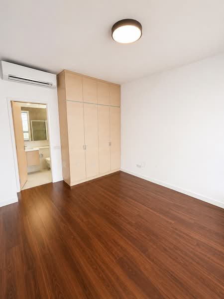 Riveredge, 21 Sampan Place, 3 Bedrooms, 1,690 sqft, Condominium For Rent, by Rohit D., 500203147 - Master Bedroom - PropertyGuru.com.sg