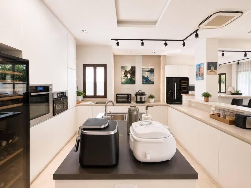 ⭐⭐ ⭐ Rare Freehold D15 Detached Gem with Private Pool in Keris Estate ⭐ ⭐ ⭐, Marine Parade Road / East Coast Road, 5 Bedrooms, 6,572 sqft, Detached House For Sale, by Ong Beng Yew, 500203208 - Kitchen - PropertyGuru.com.sg