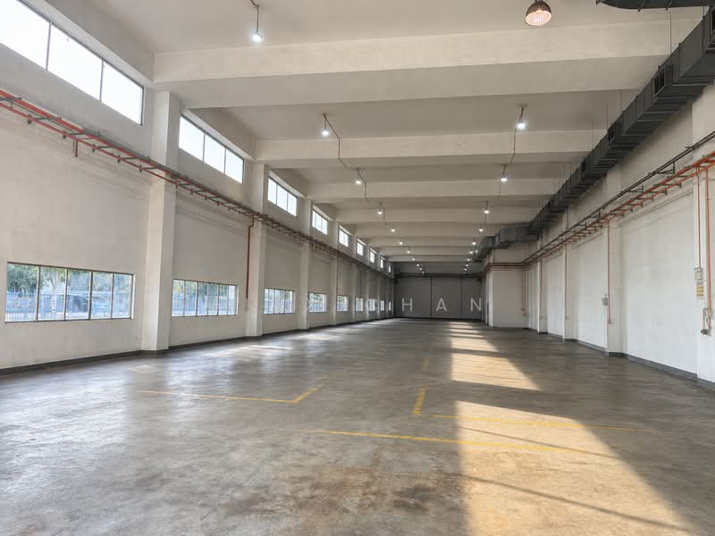 Cheap | B2 | Near Joo Koon MRT | 11m Ceiling | With Crane, Joo Koon MRT, 90,000 sqft, Factory / Workshop (B2) For Sale, by Alex Chan, 500203213 - Interior - CommercialGuru.com.sg