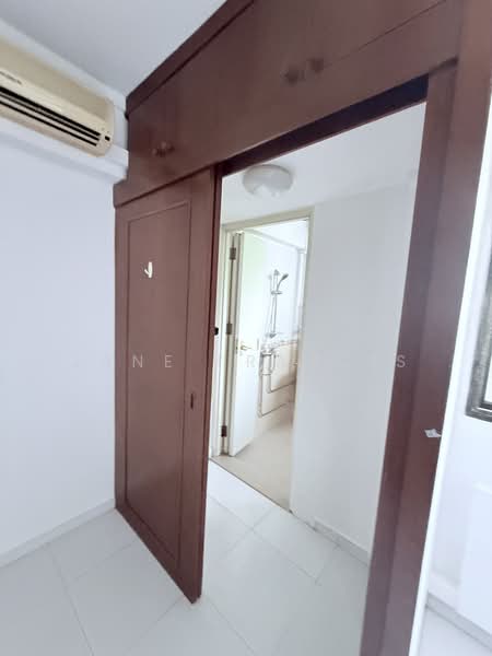 202 Marsiling Drive, 202 Marsiling Drive, 2 Bedrooms, 732 sqft, HDB Flat For Sale, by Jane Francis, 500203216 - Bathroom - PropertyGuru.com.sg