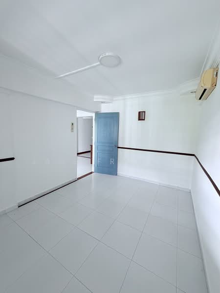 202 Marsiling Drive, 202 Marsiling Drive, 2 Bedrooms, 732 sqft, HDB Flat For Sale, by Jane Francis, 500203216 - Common Bedroom - PropertyGuru.com.sg