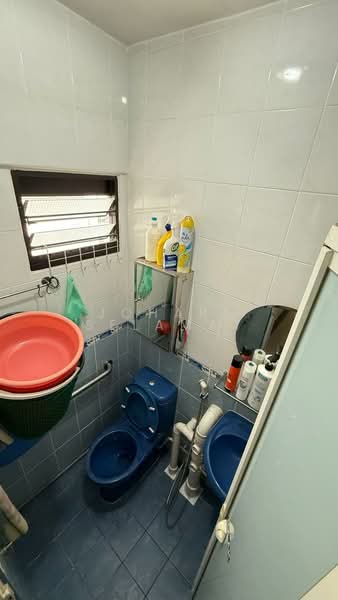 453 Choa Chu Kang Avenue 4, 453 Choa Chu Kang Avenue 4, 4 Bedrooms, 1,528 sqft, HDB Flat For Sale, by Johari Selamat, 500203236 - Bathroom - PropertyGuru.com.sg