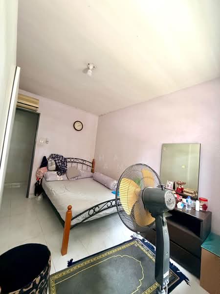 453 Choa Chu Kang Avenue 4, 453 Choa Chu Kang Avenue 4, 4 Bedrooms, 1,528 sqft, HDB Flat For Sale, by Johari Selamat, 500203236 - Bedroom - PropertyGuru.com.sg