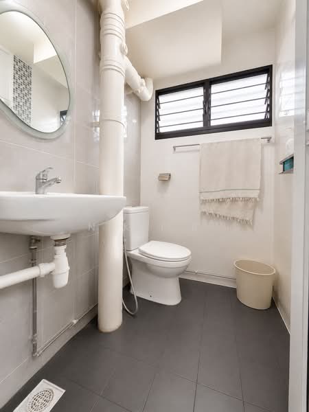 222 Jurong East Street 21, 222 Jurong East Street 21, 2 Bedrooms, 721 sqft, HDB Flat For Rent, by Nikki B., 500203255 - Bathroom - PropertyGuru.com.sg