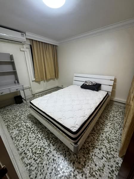 26 Toa Payoh East, 26 Toa Payoh East, Room Rental, 150 sqft, HDB Flat For Rent, by Nicholas Thong, 500203303 - Bedroom - PropertyGuru.com.sg