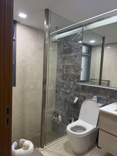 Watertown, 65 Punggol Central, 2 Bedrooms, 904 sqft, Condominium For Rent, by Julia Khoo, 500203307 - Bathroom - PropertyGuru.com.sg