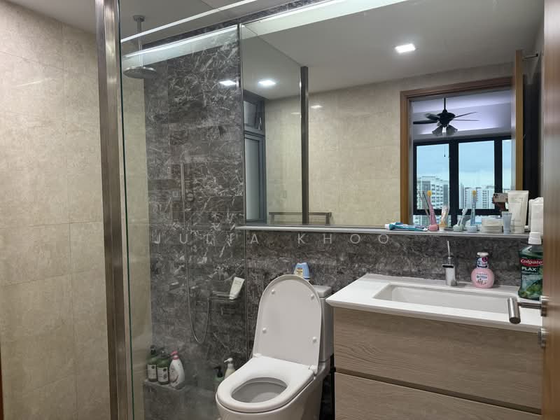 Watertown, 65 Punggol Central, 2 Bedrooms, 904 sqft, Condominium For Rent, by Julia Khoo, 500203307 - Bathroom - PropertyGuru.com.sg