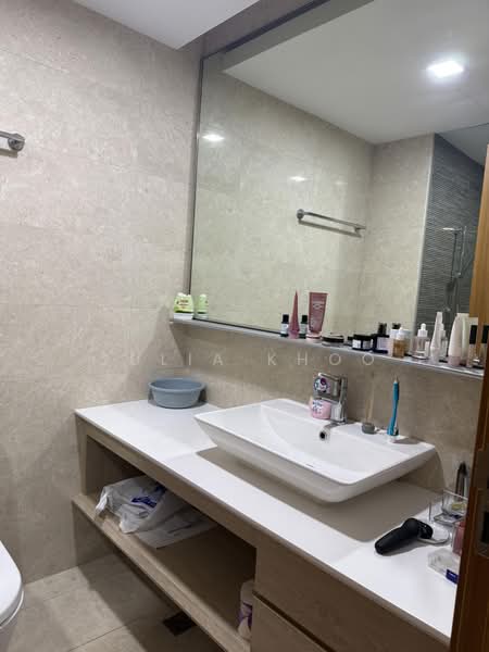 Watertown, 65 Punggol Central, 2 Bedrooms, 904 sqft, Condominium For Rent, by Julia Khoo, 500203307 - Bathroom - PropertyGuru.com.sg