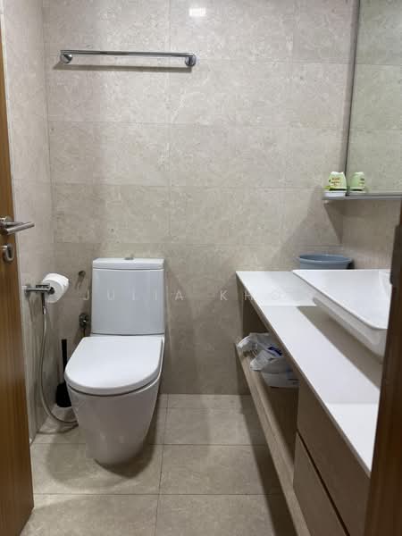 Watertown, 65 Punggol Central, 2 Bedrooms, 904 sqft, Condominium For Rent, by Julia Khoo, 500203307 - Bathroom - PropertyGuru.com.sg