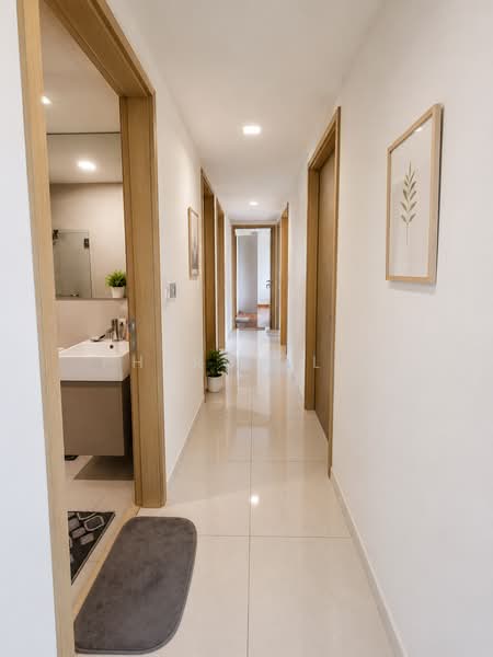 SkyPark Residences, Sembawang Drive, 5 Bedrooms, 1,593 sqft, Executive Condominium For Sale, by Pheron Lim, 500203308 - Corridor - PropertyGuru.com.sg