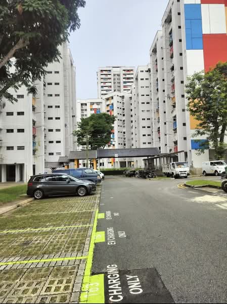 5 Teck Whye Avenue, 5 Teck Whye Avenue, 2 Bedrooms, 796 sqft, HDB Flat For Sale, by Selena Yap, 500203318 - Exterior - PropertyGuru.com.sg