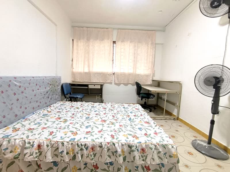 272 Tampines Street 22, 272 Tampines Street 22, Room Rental, 128 sqft, HDB Flat For Rent, by Kay HO  何杰彬, 500203320 - Bedroom - PropertyGuru.com.sg