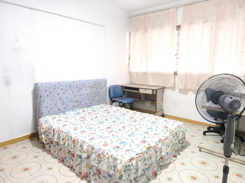 272 Tampines Street 22, 272 Tampines Street 22, Room Rental, 128 sqft, HDB Flat For Rent, by Kay HO  何杰彬, 500203320 - Bedroom - PropertyGuru.com.sg