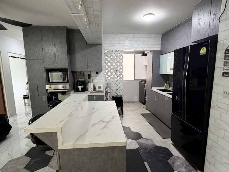 812C Choa Chu Kang Avenue 7, 812C Choa Chu Kang Avenue 7, 3 Bedrooms, 1,001 sqft, HDB Flat For Sale, by Shariff Mazlan, 500203332 - Kitchen - PropertyGuru.com.sg