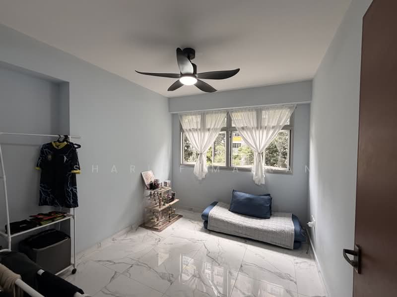 812C Choa Chu Kang Avenue 7, 812C Choa Chu Kang Avenue 7, 3 Bedrooms, 1,001 sqft, HDB Flat For Sale, by Shariff Mazlan, 500203332 - Bedroom - PropertyGuru.com.sg