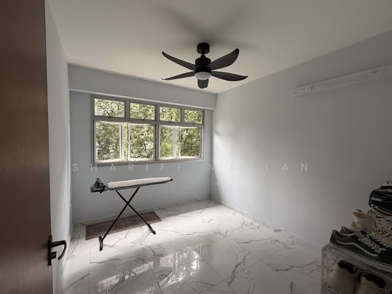 812C Choa Chu Kang Avenue 7, 812C Choa Chu Kang Avenue 7, 3 Bedrooms, 1,001 sqft, HDB Flat For Sale, by Shariff Mazlan, 500203332 - Bedroom - PropertyGuru.com.sg