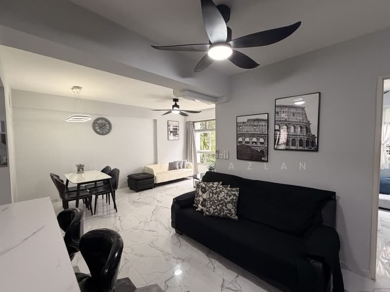 812C Choa Chu Kang Avenue 7, 812C Choa Chu Kang Avenue 7, 3 Bedrooms, 1,001 sqft, HDB Flat For Sale, by Shariff Mazlan, 500203332 - Living Room - PropertyGuru.com.sg