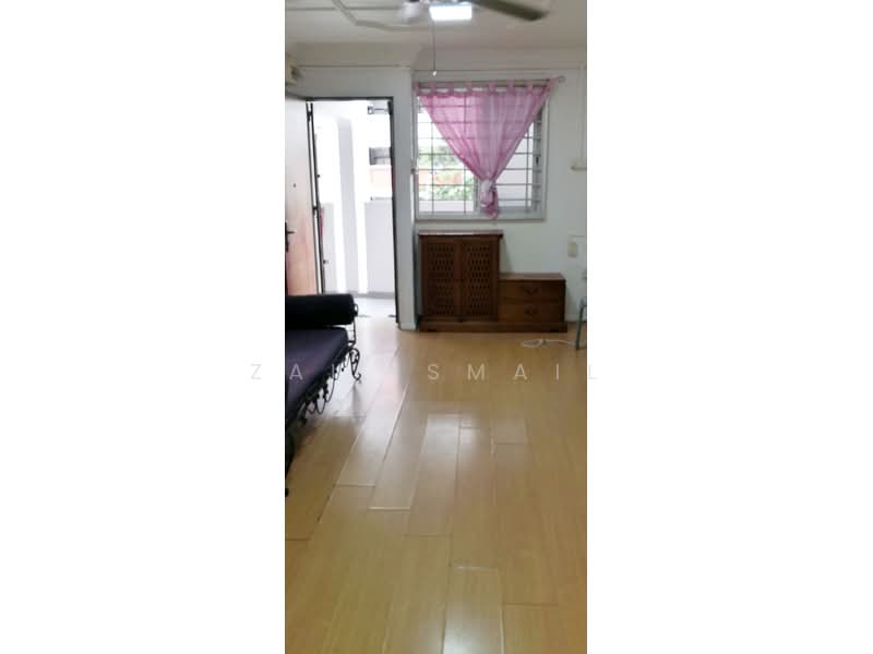 409 Bukit Batok West Avenue 4, 409 Bukit Batok West Avenue 4, 2 Bedrooms, 721 sqft, HDB Flat For Rent, by ZAI ISMAIL, 500203334 - Living Room - PropertyGuru.com.sg
