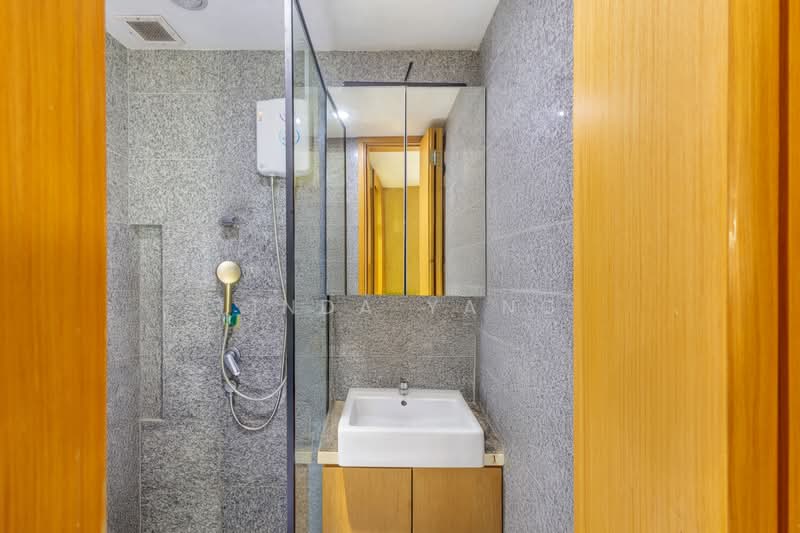 Daisy Suites, 35 Daisy Road Singapore, 3 Bedrooms, 861 sqft, Apartment For Sale, by Linda Yang, 500203336 - Bathroom - PropertyGuru.com.sg