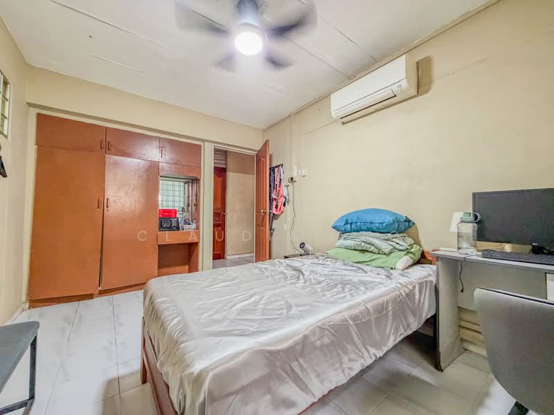 208 Yishun Street 21, 208 Yishun Street 21, 3 Bedrooms, 1,001 sqft, HDB Flat For Sale, by Claudia Ang, 500203346 - Bedroom - PropertyGuru.com.sg