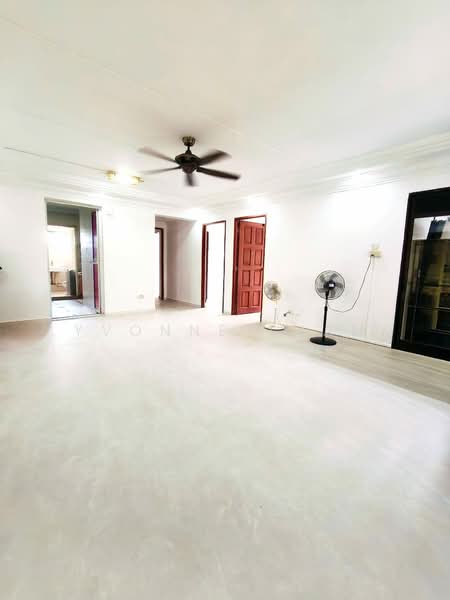669 Choa Chu Kang Crescent, 669 Choa Chu Kang Crescent, 3 Bedrooms, 1,098 sqft, HDB Flat For Rent, by Yvonne Tham, 500203350 - Living Room - PropertyGuru.com.sg