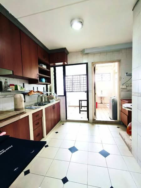 669 Choa Chu Kang Crescent, 669 Choa Chu Kang Crescent, 3 Bedrooms, 1,098 sqft, HDB Flat For Rent, by Yvonne Tham, 500203350 - Kitchen - PropertyGuru.com.sg