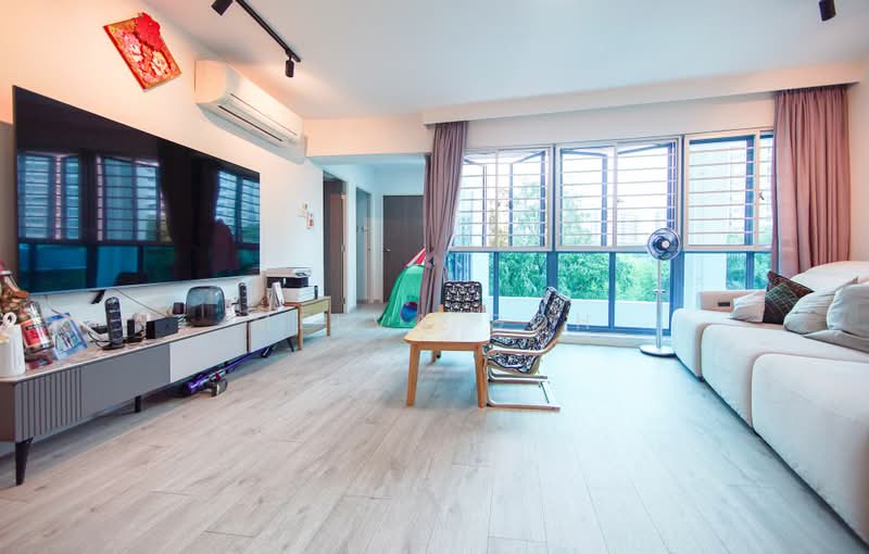 469B Admiralty Drive, 469B Admiralty Drive, 3 Bedrooms, 1,270 sqft, HDB Flat For Sale, by Melva Goh, 500203354 - Living Room - PropertyGuru.com.sg