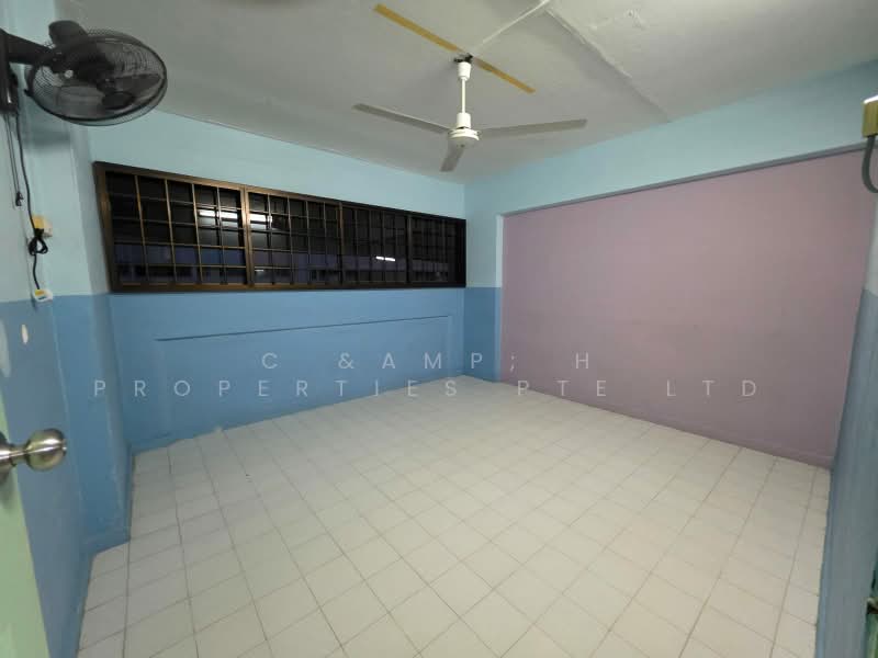 132 Yishun Street 11, 132 Yishun Street 11, 3 Bedrooms, 1,119 sqft, HDB Flat For Sale, by PETER, 500203355 - Interior - PropertyGuru.com.sg