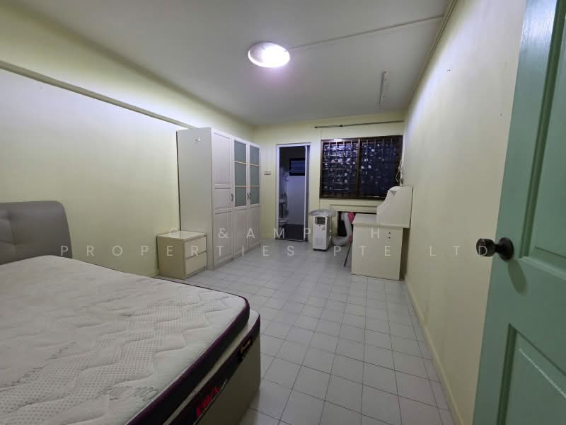 132 Yishun Street 11, 132 Yishun Street 11, 3 Bedrooms, 1,119 sqft, HDB Flat For Sale, by PETER, 500203355 - Bedroom - PropertyGuru.com.sg