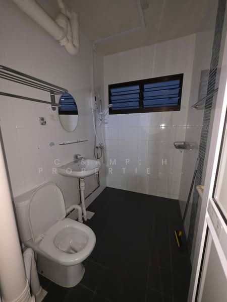 132 Yishun Street 11, 132 Yishun Street 11, 3 Bedrooms, 1,119 sqft, HDB Flat For Sale, by PETER, 500203355 - Bathroom - PropertyGuru.com.sg