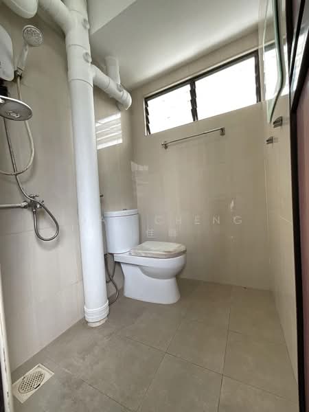 23 Marsiling Drive, 23 Marsiling Drive, 2 Bedrooms, 732 sqft, HDB Flat For Sale, by Joan Cheng 钟佳晖, 500203362 - Bathroom - PropertyGuru.com.sg