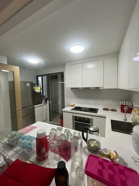 SkyPark Residences, Sembawang Drive, 3 Bedrooms, 1,033 sqft, Executive Condominium For Rent, by Ivy Yeo, 500203375 - Kitchen - PropertyGuru.com.sg