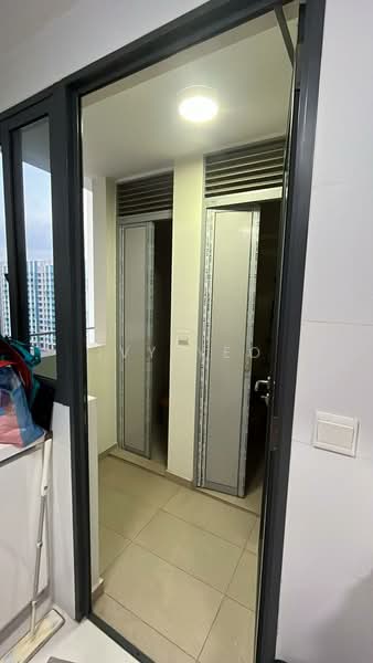 SkyPark Residences, Sembawang Drive, 3 Bedrooms, 1,033 sqft, Executive Condominium For Rent, by Ivy Yeo, 500203375 - Corridor - PropertyGuru.com.sg