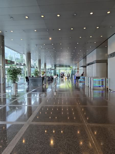 Gateway East, 152 Beach Road, 1,419 sqft, Office For Rent, by Cavin Song, 500203378 - Lobby - CommercialGuru.com.sg