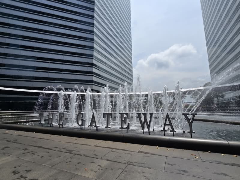Gateway East, 152 Beach Road, 1,419 sqft, Office For Rent, by Cavin Song, 500203378 - Exterior - CommercialGuru.com.sg
