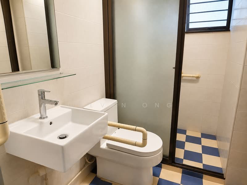 62 Lorong 4 Toa Payoh, 62 Lorong 4 Toa Payoh, 3 Bedrooms, 1,291 sqft, HDB Flat For Sale, by Delvin Ong, 500203385 - Bathroom - PropertyGuru.com.sg