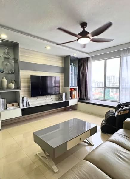 553 Ang Mo Kio Avenue 10, 553 Ang Mo Kio Avenue 10, 3 Bedrooms, 1,280 sqft, HDB Flat For Sale, by Karen Lim, 500203390 - Living Room - PropertyGuru.com.sg