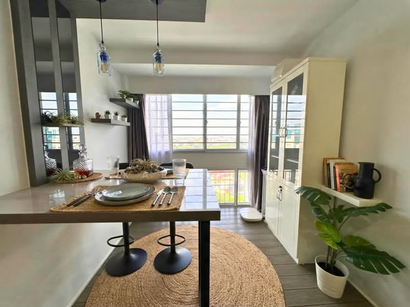 553 Ang Mo Kio Avenue 10, 553 Ang Mo Kio Avenue 10, 3 Bedrooms, 1,280 sqft, HDB Flat For Sale, by Karen Lim, 500203390 - Dining Room - PropertyGuru.com.sg