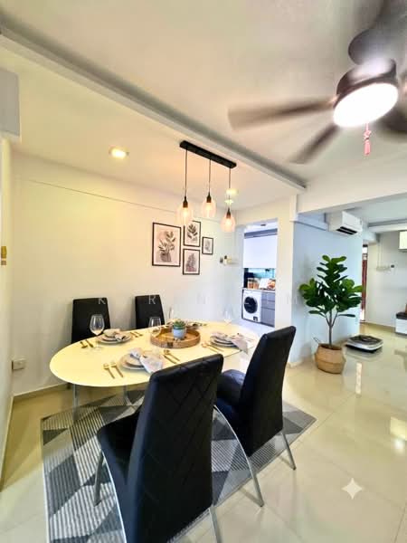 553 Ang Mo Kio Avenue 10, 553 Ang Mo Kio Avenue 10, 3 Bedrooms, 1,280 sqft, HDB Flat For Sale, by Karen Lim, 500203390 - Dining Room - PropertyGuru.com.sg