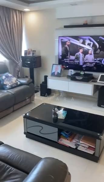 532 Hougang Avenue 6, 532 Hougang Avenue 6, 2 Bedrooms, 700 sqft, HDB Flat For Rent, by Raja Sekhara, 500203399 - Living Room - PropertyGuru.com.sg