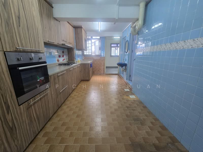 157 Lorong 1 Toa Payoh, 157 Lorong 1 Toa Payoh, 2 Bedrooms, 720 sqft, HDB Flat For Sale, by Yap Chin Chuan, 500203402 - Kitchen - PropertyGuru.com.sg