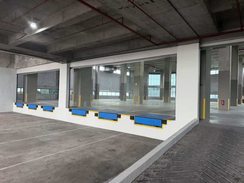Warehouse @ Changi - 10m Height, 20KN/m2, Dedicated Loading Bays, Changi, 50,400 sqft, Warehouse For Rent, by Betsy Loh, 500203405 - Car Park - CommercialGuru.com.sg