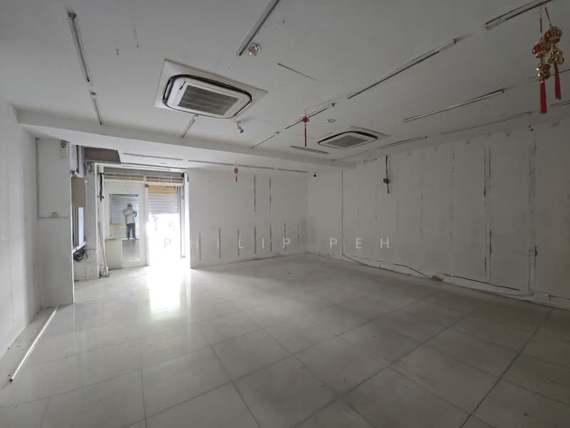 High Footfall Toa Payoh Central Shophouse Unit, Toa Payoh Central, 740 sqft, Shop / Shophouse For Rent, by Philip Peh, 500203427 - Interior - CommercialGuru.com.sg