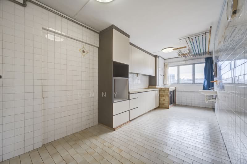 269 Bukit Batok East Avenue 4, 269 Bukit Batok East Avenue 4, 3 Bedrooms, 905 sqft, HDB Flat For Sale, by Sunny Giam, 500203430 - Kitchen - PropertyGuru.com.sg