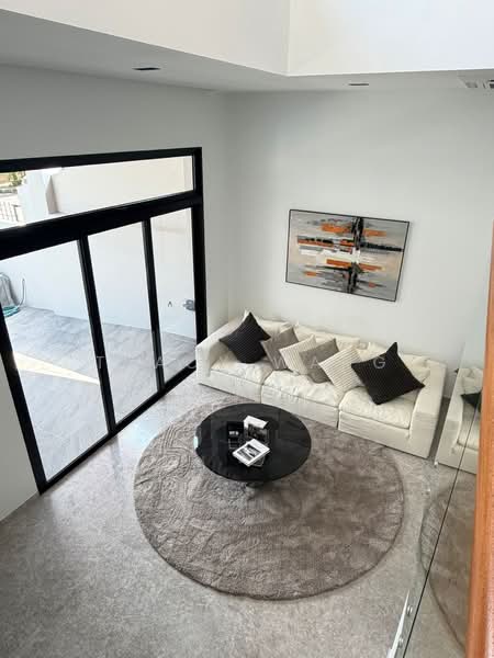 Freehold landed at Jalan Sankam, , 5 Bedrooms, 4,834 sqft, Terraced House For Sale, by Tracy Wang, 500203433 - Living Room - PropertyGuru.com.sg