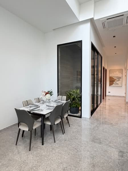 Freehold landed at Jalan Sankam, , 5 Bedrooms, 4,834 sqft, Terraced House For Sale, by Tracy Wang, 500203433 - Dining Room - PropertyGuru.com.sg
