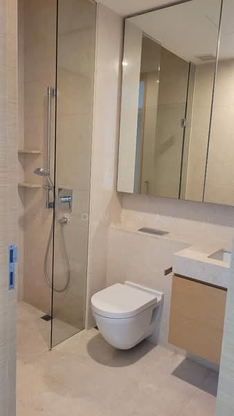 Urban Suites @ Hullet Road, 3 Hullet Road, 2 Bedrooms, 1,044 sqft, Condominium For Sale, by Rowena Yap, 500203438 - Bathroom - PropertyGuru.com.sg
